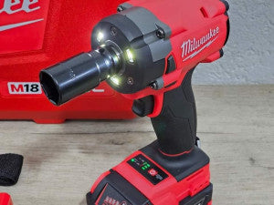 AKU UDARNI ODVIJAČ MILWAUKEE M 18V 5 AH