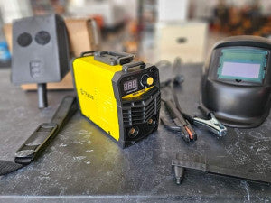 STRAUS APARAT ZA VARENJE 400 AMPERA