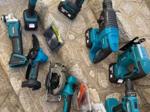 MAKITA SET 8/1 BUŠILICA,BRUSILICA,ŠTEMALICA,CIRKULAR,PILA,LAMPA